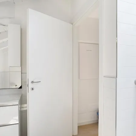 Daire Lake View Flat With Parking & Shared Pool