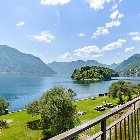 Daire Lake View Flat With Parking & Shared Pool *